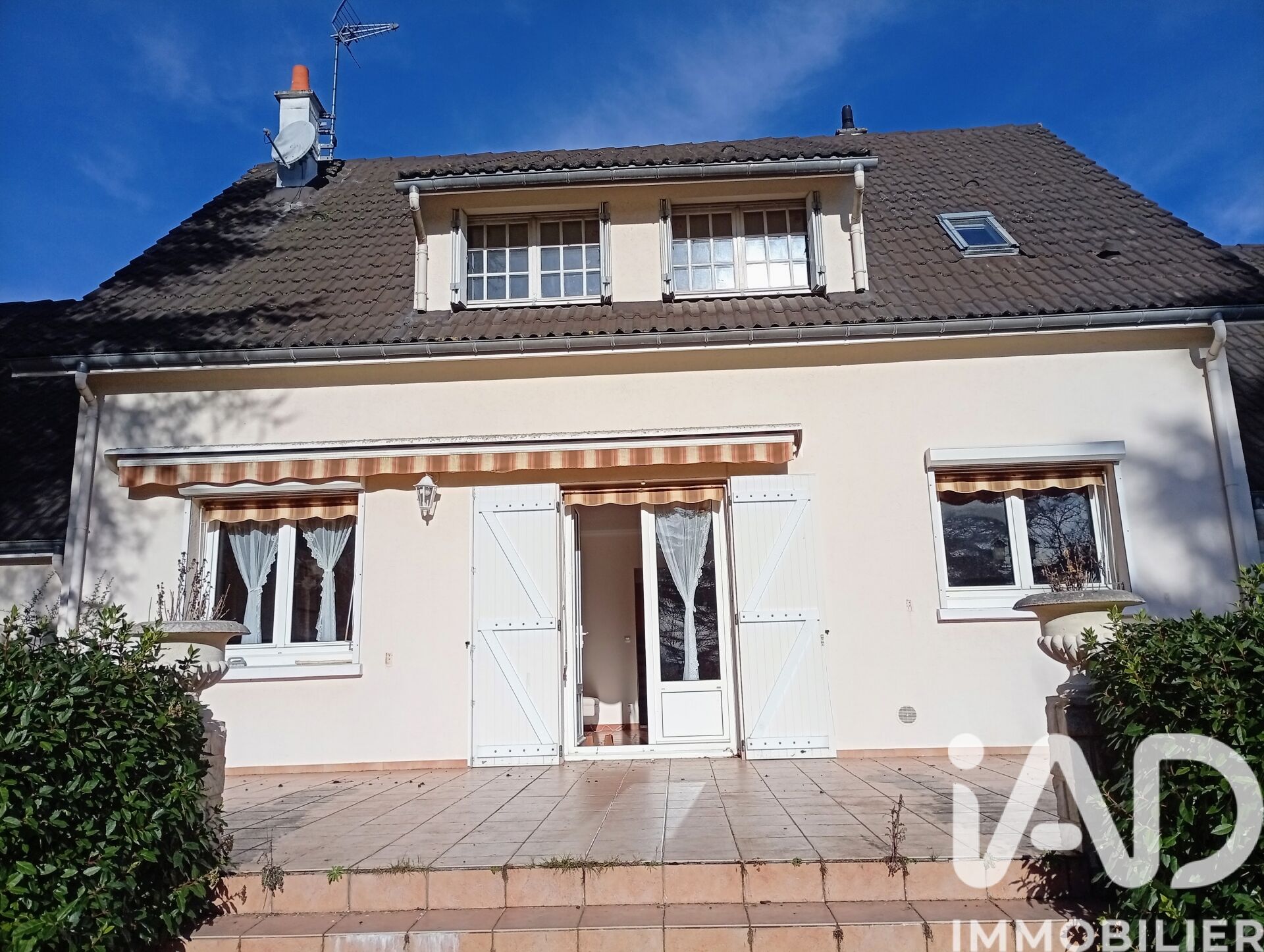Villefranche-Sur-Cher - 139m² - 4p. - 3ch.
