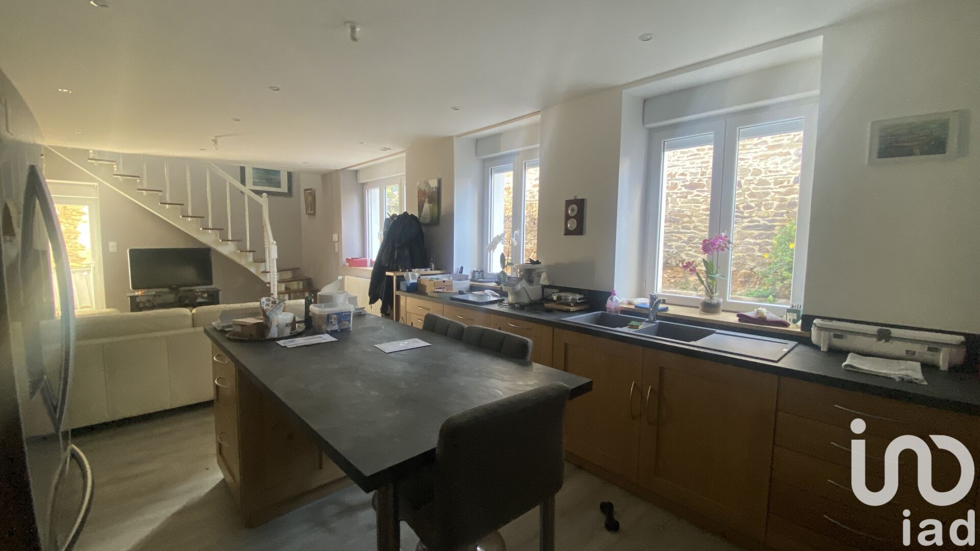 Le-Cloitre-Pleyben - 785m² - 5p. - 4ch.