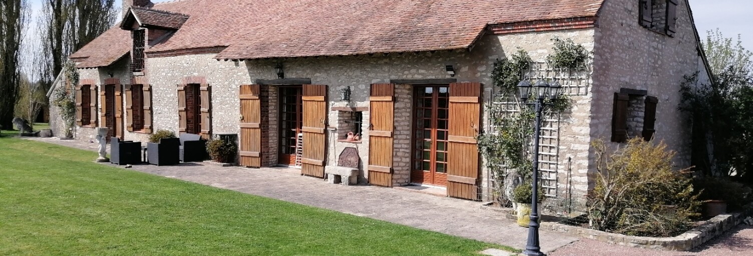 Maison 7 Pièces 235 m² à vendre à Cortrat (45700)