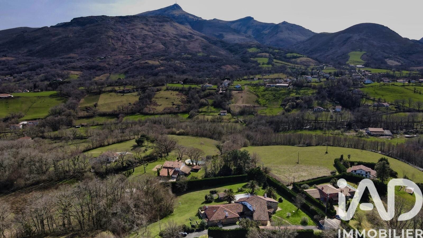 Urrugne - 540m² - 14p. - 7ch.