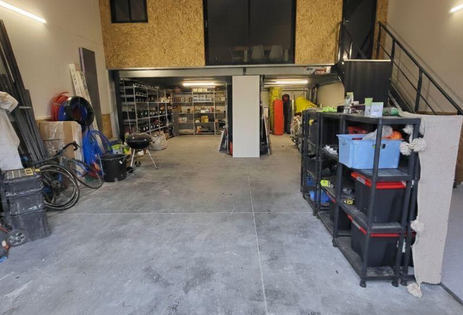Vente Local d'activités 80 m&sup2; — photo 1