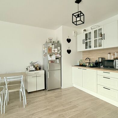 Appartement 3 pièces 252900 €