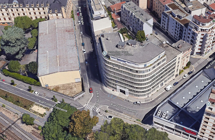 Bureaux   de 200 m² sur plateau quartier Aigle — photo 2