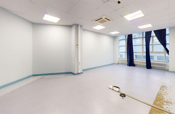 Bureaux   de 200 m² sur plateau quartier Aigle — photo 4