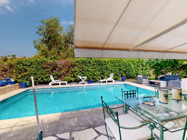 HAUTS DE VAUGRENIER - Maison avec piscine — photo 1