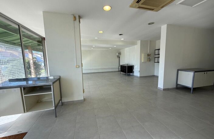 LOCAL PROFESSIONNEL DE 153 M2 ST JEAN — photo 5