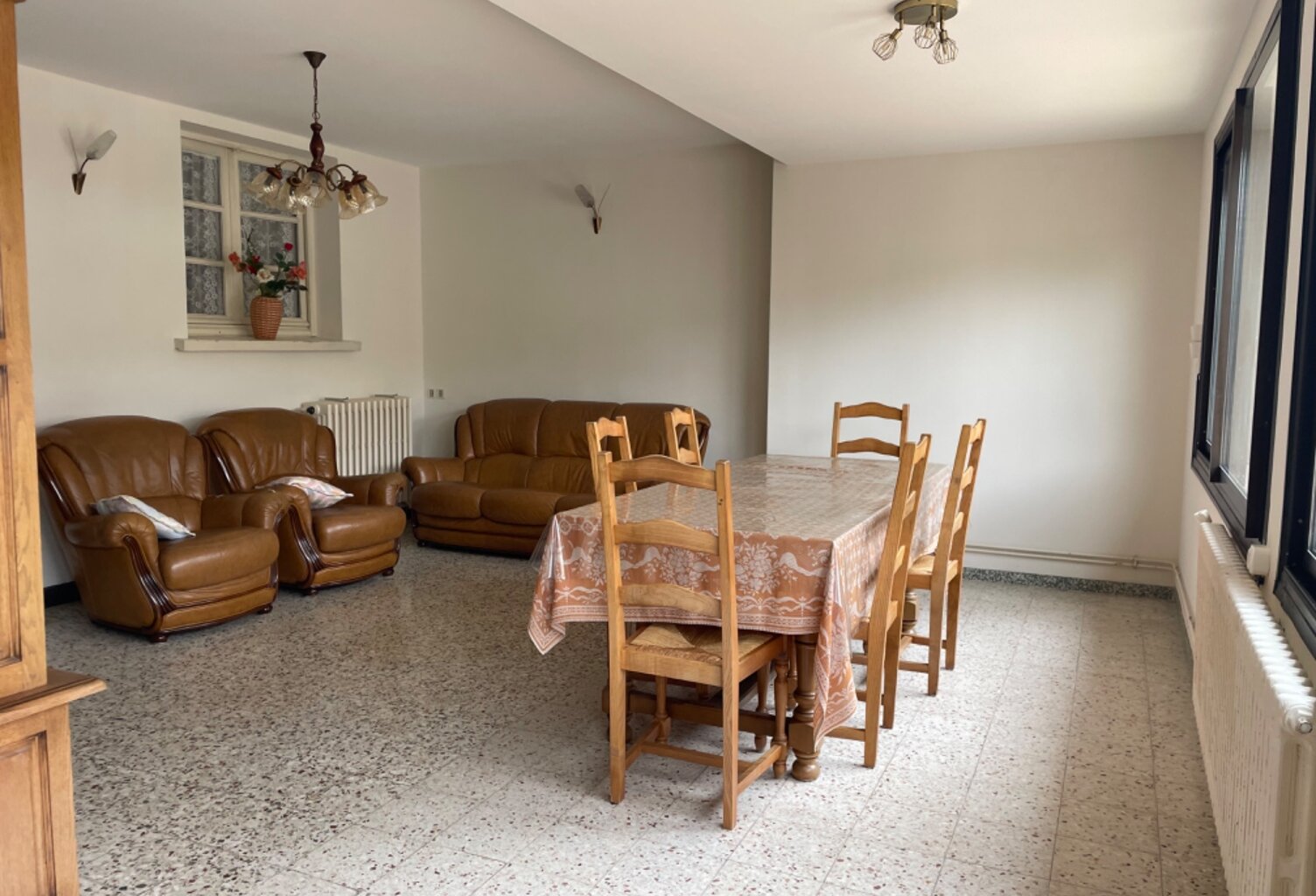 Maison de 117m2 - 3 chambres - 2 cours extérieures - proche des commerces à pieds à TONNEINS — photo 1