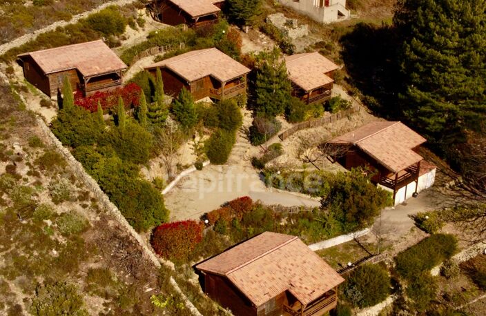 Dpt Corse (20), à vendre EVISA, propriété avec six chalets en bois, terrasse vue panoramique, piscine, parking — photo 2