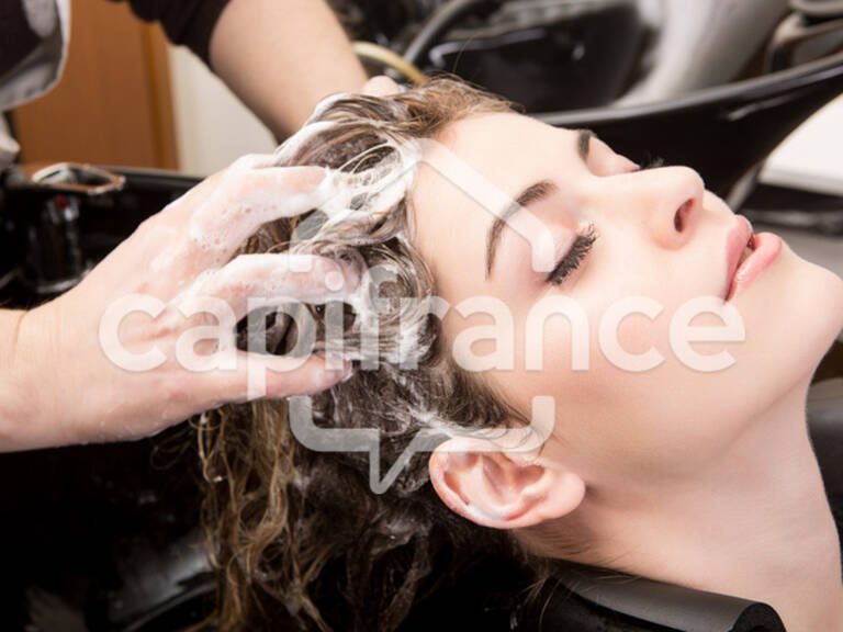 FINISTERE SUD (29) SALON DE COIFFURE BORD DE MER — photo 1