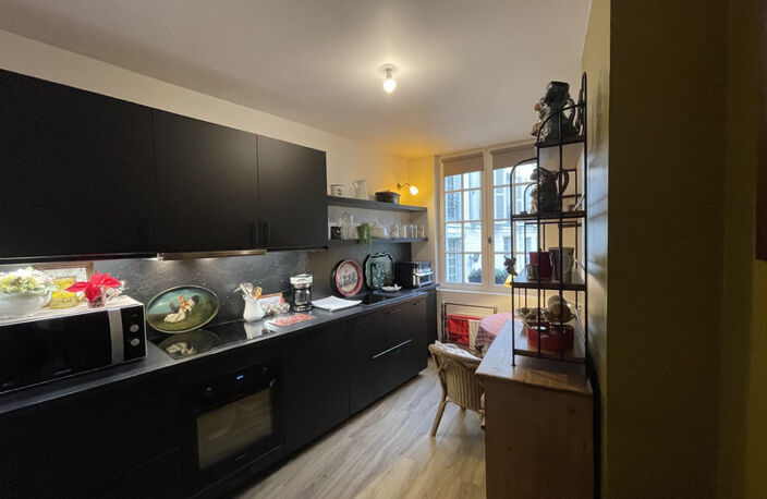Au coeur du Saumur Historique Appartement rénové de 92m2 situé au 1er étage d'une petite copropriété -3 chambres — photo 3