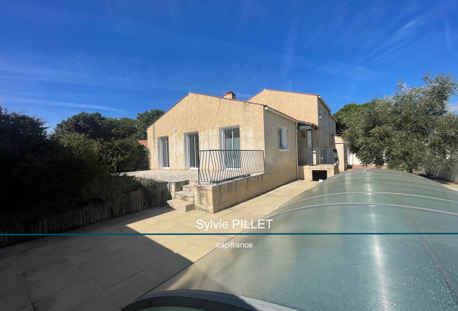 MAISON FAMILIALE DE 152 m2 AVEC PISCINE, GARAGE ET ESPACE INDÉPENDANT À DEUX PAS DE L'OCÉAN ! — photo 1