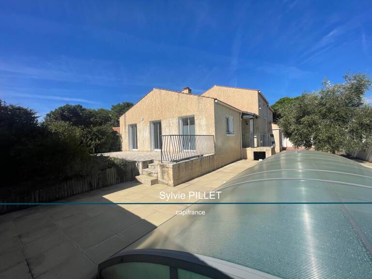 MAISON FAMILIALE DE 152 m2 AVEC PISCINE, GARAGE ET ESPACE INDÉPENDANT À DEUX PAS DE L'OCÉAN ! — photo 1