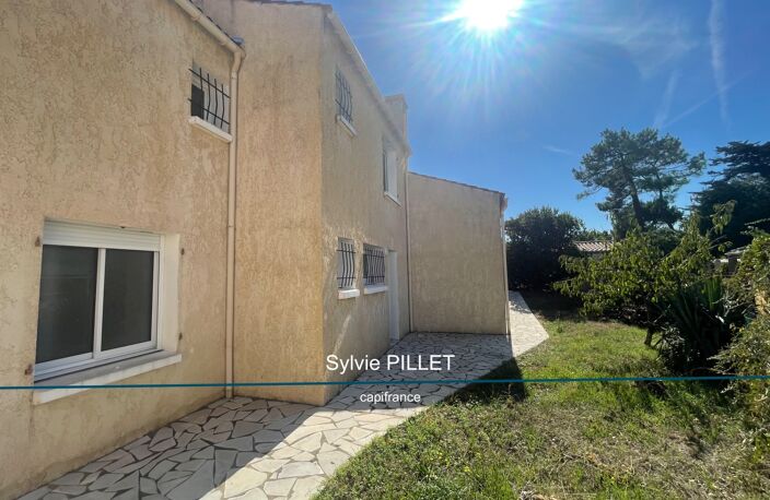 MAISON FAMILIALE DE 152 m2 AVEC PISCINE, GARAGE ET ESPACE INDÉPENDANT À DEUX PAS DE L'OCÉAN ! — photo 2