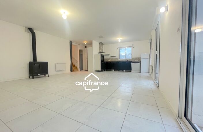 MAISON FAMILIALE DE 152 m2 AVEC PISCINE, GARAGE ET ESPACE INDÉPENDANT À DEUX PAS DE L'OCÉAN ! — photo 3