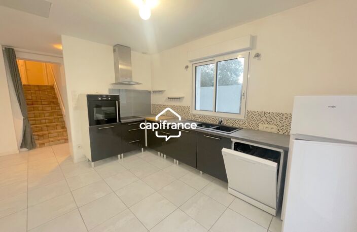 MAISON FAMILIALE DE 152 m2 AVEC PISCINE, GARAGE ET ESPACE INDÉPENDANT À DEUX PAS DE L'OCÉAN ! — photo 4
