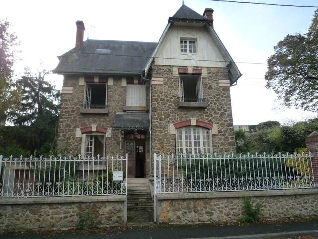 Maison à vendre  10 pièces CHATEAU THIERRY (02) — photo du bien