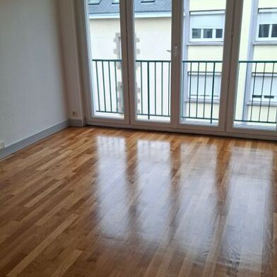 Appartement 3 pièces 875 €