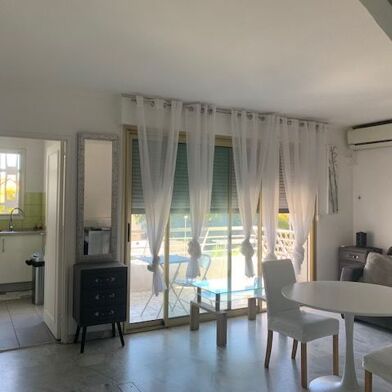Appartement 1 pièces 890 €