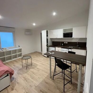 Appartement 1 pièces 740 €