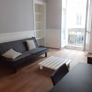 Appartement 4 pièces 900 €