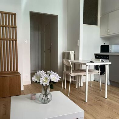 Appartement 1 pièces 915 €