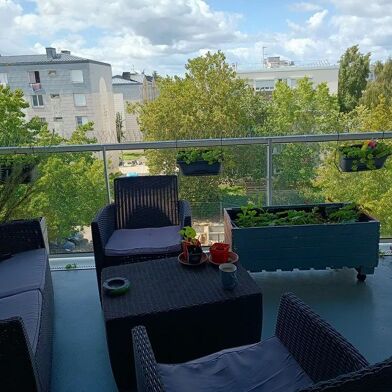 Appartement 3 pièces 990 €