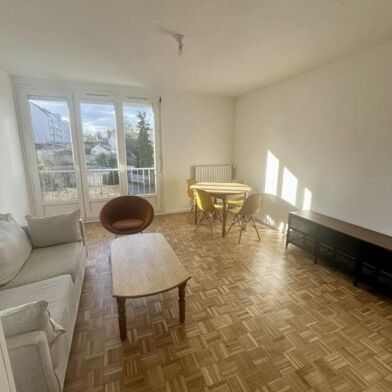 Appartement 3 pièces 990 €