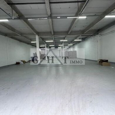Local industriel  4636 €