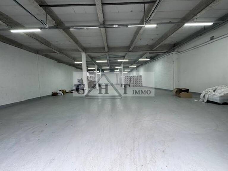 Entrepôt à louer 506 m² –Neuilly-sur-Marne — photo 1