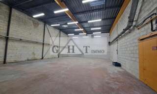 Local industriel  350 m² à louer à Bobigny (93000)