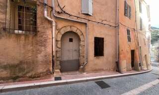 property.type.service   m² à vendre à Ollioules (83190)