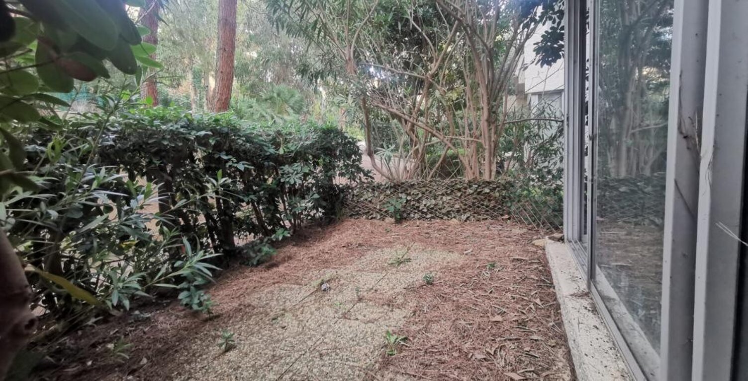 Studio avec terrasse extérieure et parking dans copropriété de standing à Tamaris — photo 1
