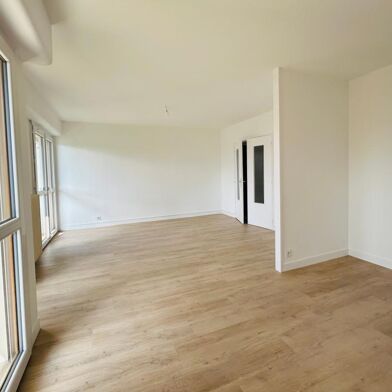 Appartement 4 pièces 690 €
