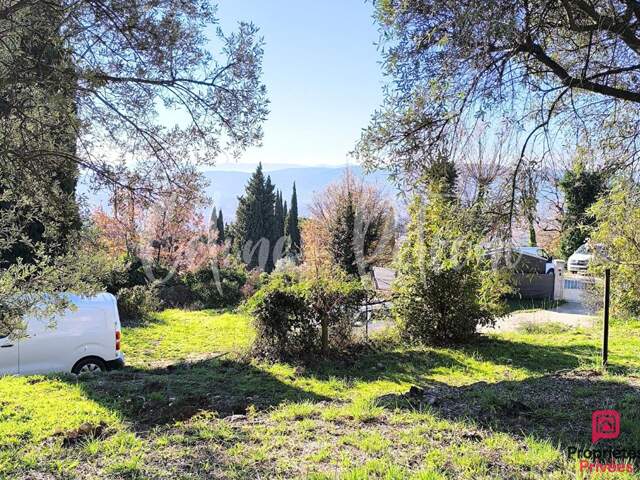 Exclusivité : terrain à bâtir de 1 000 m² à Draguignan — photo du bien