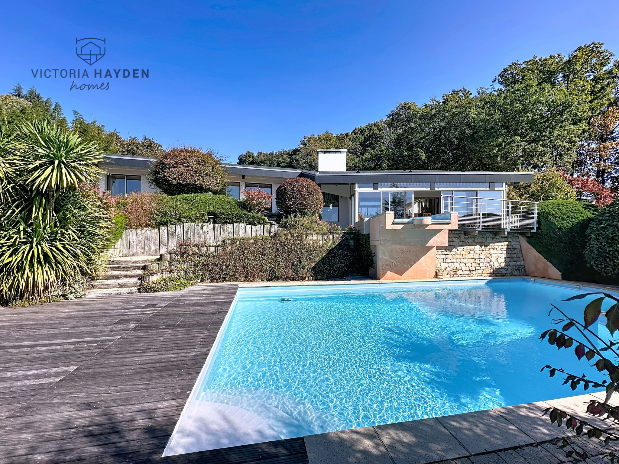  Maison 8 pièces 284 m²