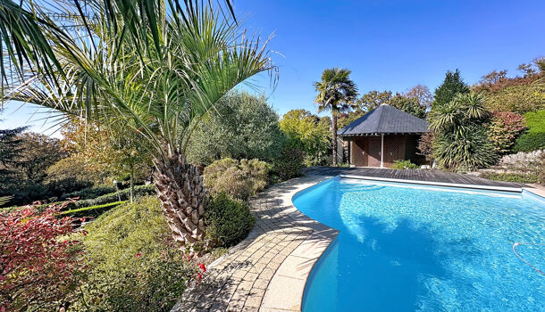 Villa / Maison 8 pièces  à vendre Morlaàs 64160