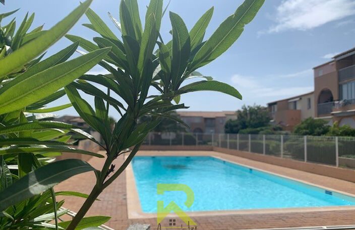 Deux pièces dans résidence avec piscine et parking privé — photo 2