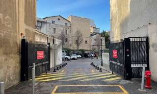 Garage   m² à louer à Marseille 3 (13003)