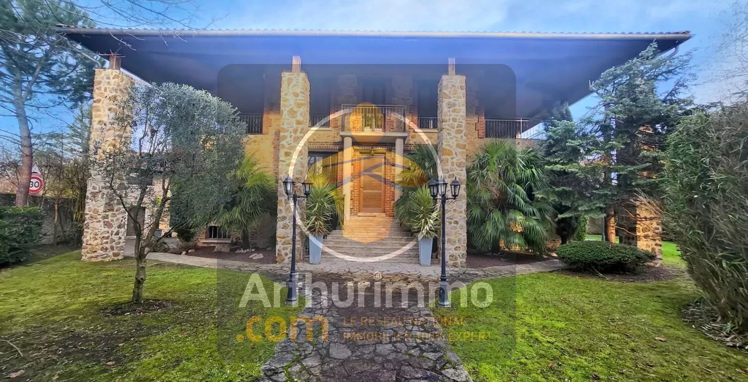 Villa 10 pièces à Plessis-trevise (94420) — photo 1