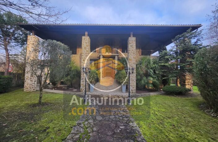 Villa 10 pièces à Plessis-trevise (94420) — photo 2