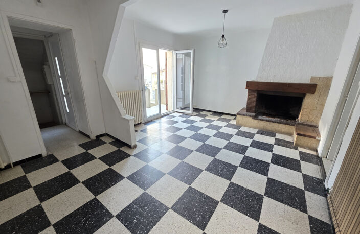 Maison de ville   Fort potentiel locatif   Saint-Mitre-les-R — photo 4