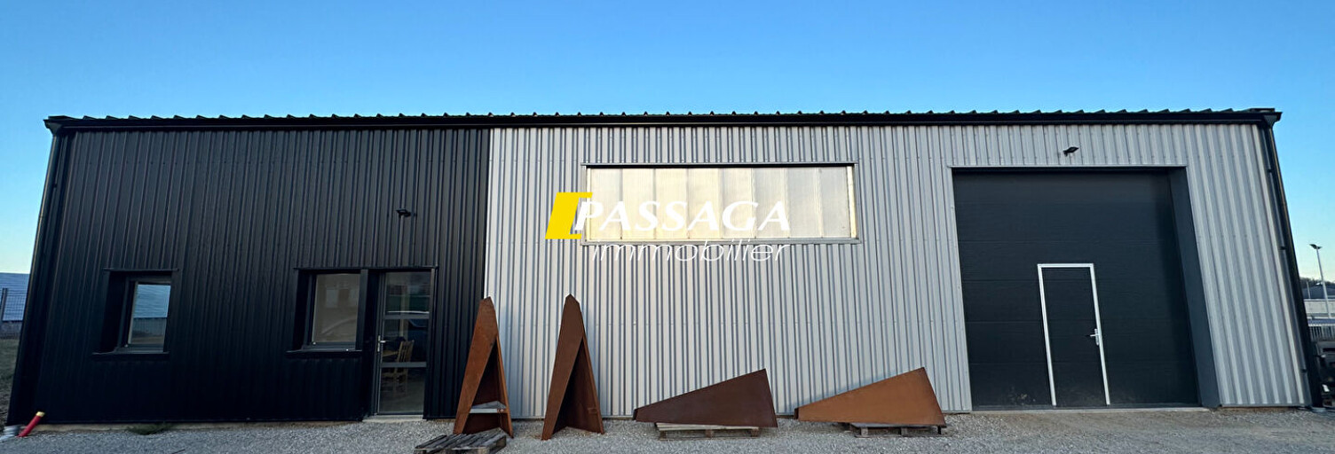 Commerce  271 m² à louer à La Loubière (12740)