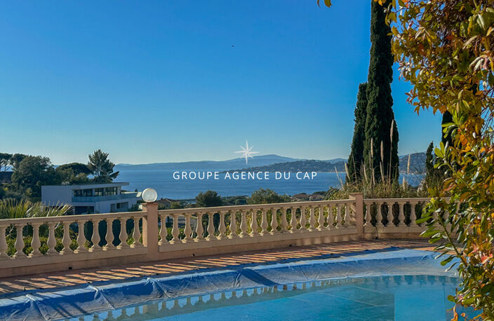 LES ISSAMBRES VILLA VUE MER GOLFE DE SAINT TROPEZ EN IMPASSE AVEC PISCINE — photo 3