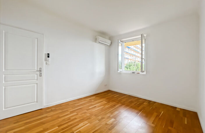 A VENDRE APPATEMENT T2 DE 41 M2 - Hyper Centre — photo 3