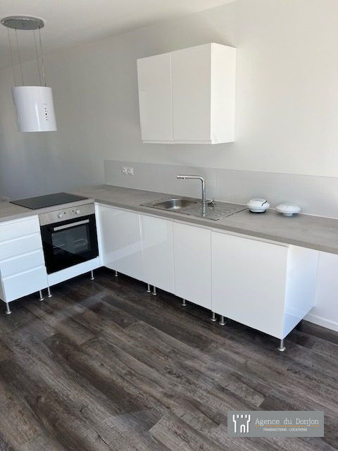 Villa / Maison  T4 à louer Mazerolles 17800