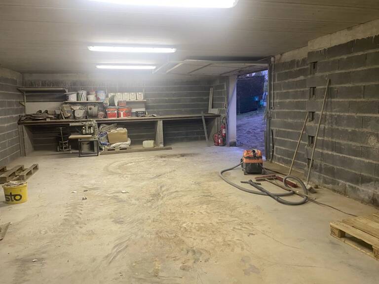 Grand garage de 100 m² à louer — photo 1