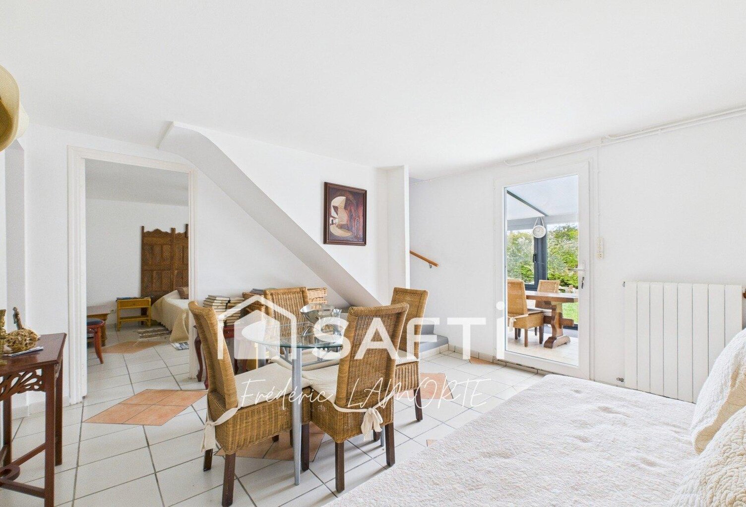 Séjour traversant de 53m2, 4 chambres, garage, jardin — photo 1