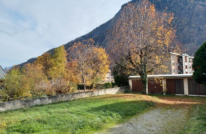 SAINT JEAN DE MAURIENNE Au coeur d'un quartier résidentiel et ensoleillé desservi par le bus Dans maison individuelle de caractère composée de 2 appartements avec chacun son accès et son chauffage indépendant T5 Duplex 103 m2 ( 121 m2 au sol ) + Balcon avec belle vue dégagée + Jardin privé  — photo 2