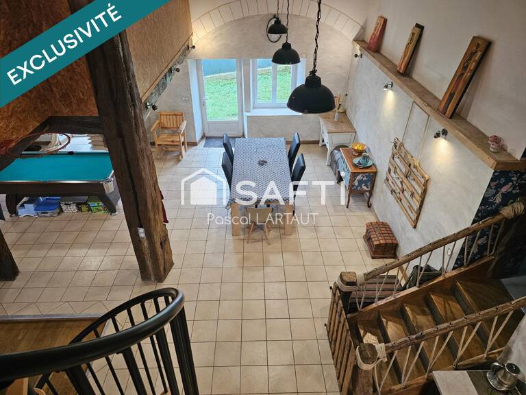 Ancien corps de ferme rénové en maison familiale — photo 1