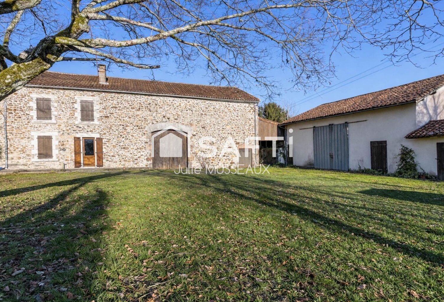 Maison ancienne en pierre avec dépendances  Charente, proche Dordogne — photo 1